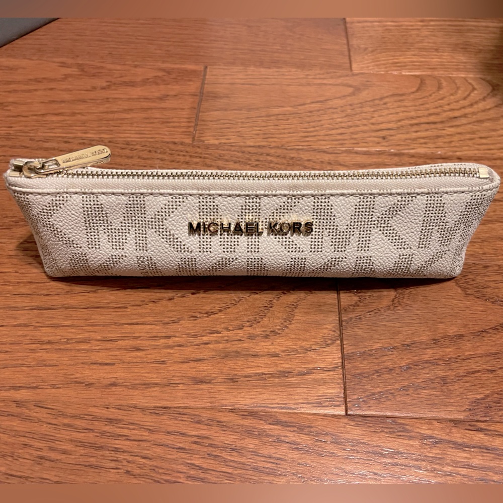 Michael Kors Women’s Natural Signature Pencil Case